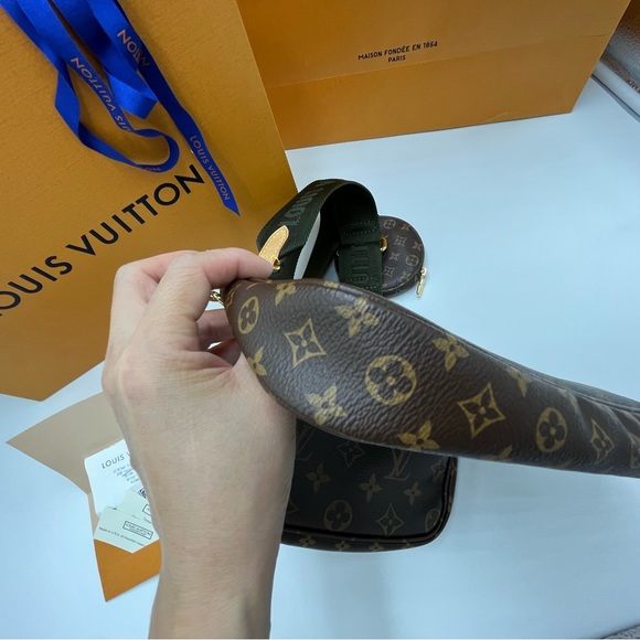 Luis Vuitton multi pochette - Picture 4 of 16